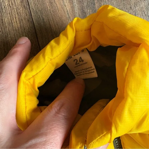 Carter's Toddler Winter sleeveless Puffer Vest size 24 Months set of 2 - Picture 5 of 6